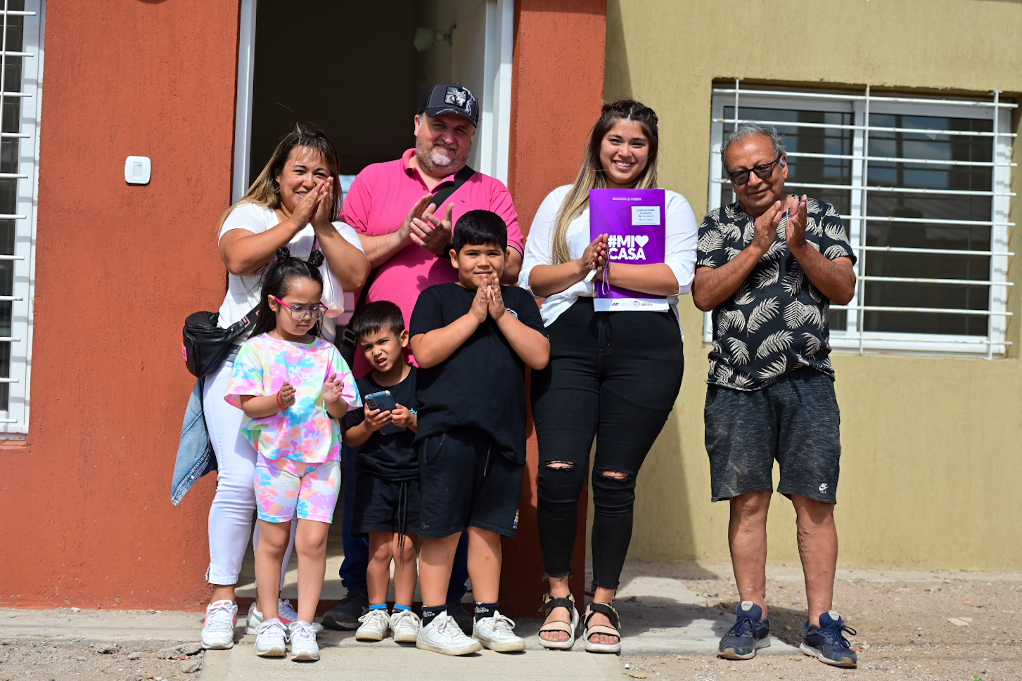 Derecho a la vivienda digna: 340 familias puntanas recibieron las llaves de sus nuevos hogares
