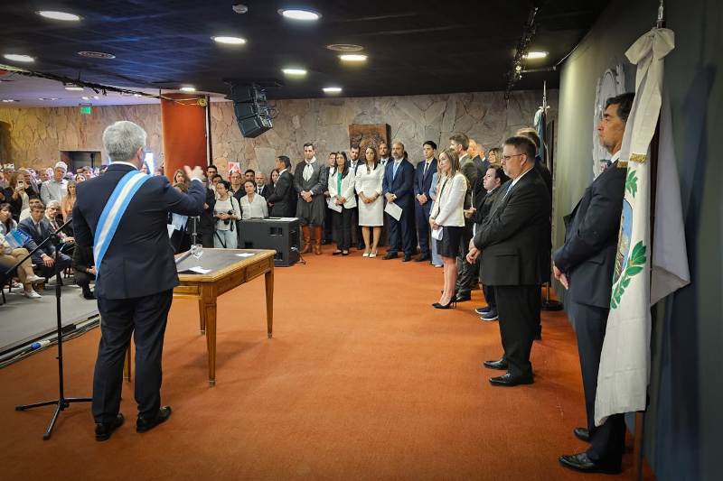 Avanzar hartos de las internas que genera el Adolfismo