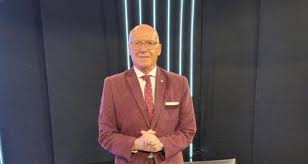ALBERTO,  EL PJ NO SE MANCHA.