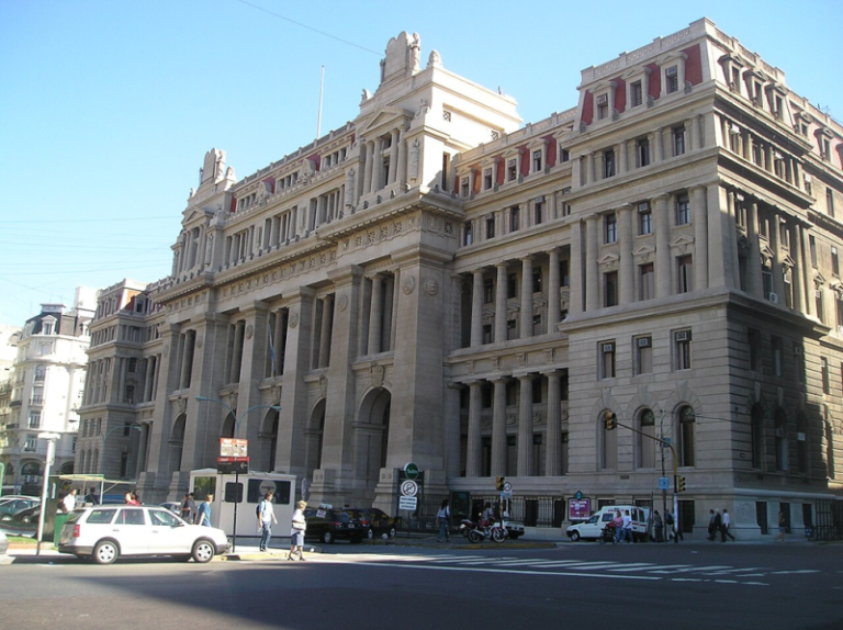 Cobertura del 40% de los jueces federales: independencia judicial en juego