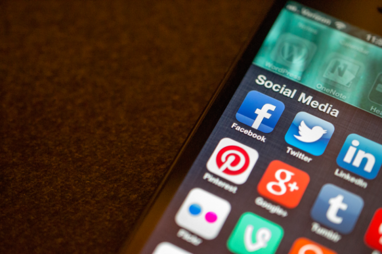 El poder de la ultraderecha en redes sociales: un nuevo terreno político con pleno dominio
