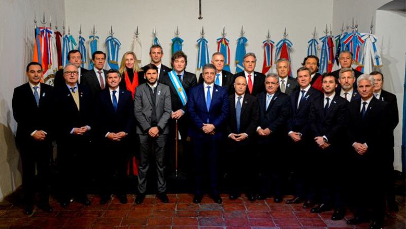 Consejo de Mayo: los gobernadores miden fuerzas, el Gobierno busca legitimidad, no hay épica pero sí calculo.